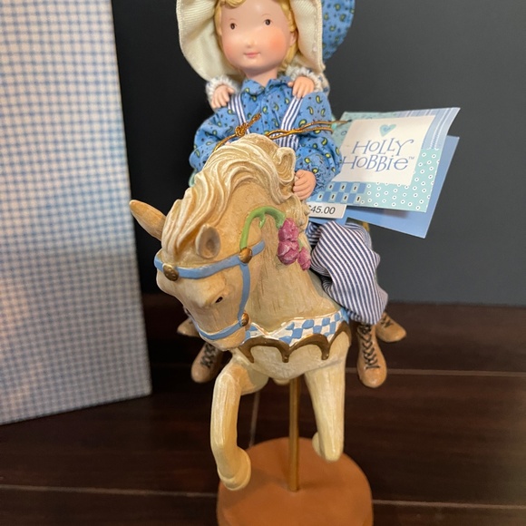 2004 Holly Hobbie and Robbie TCFC figurine riding a carousel horse - Picture 5 of 12
